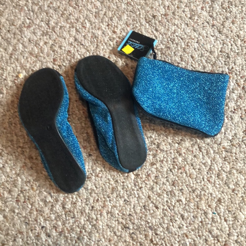 Foldable Flats - Picture 2 of 3